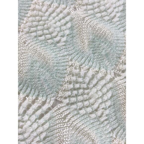 ANTIQUE BABY BLANKET DELICATE FINE 40 X 40 PALE MINT GREEN COVERLET PEACOCK VNTG - Picture 9 of 11